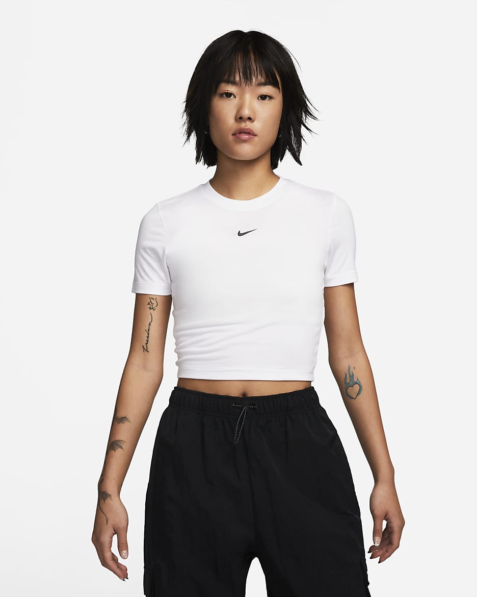 Nike t shirt crop on sale